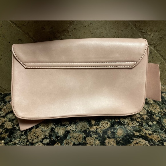 Bow clutch bag - Picture 2 of 3